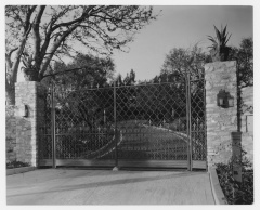 Exterior J. Paley House: The Mott Studio, ca 1938, Courtesy of California State Library, Mott-Merge Collection