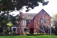 exterior view Pettit Residence: Photograph courtesy ZIMAS