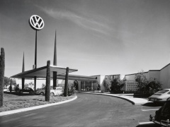 Competition Motors, Los Angeles, CA: Julius Shulman Photographic Archive, Research Library, The Getty Research Institute