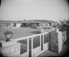 Residence, Dave Chasen, Exterior: Photographer: Maynard L. Parker, The Huntington Library, San Marino, California