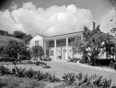 Everett Crosby Residence, Bel-Air, California: Photographer: Maynard L. Parker, The Huntington Library, San Marino, California